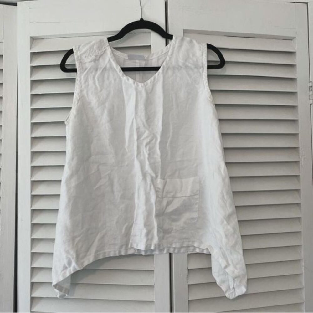 Odile size Medium Lightweight Cotton Sharkbite Hem Boho White Tank Top